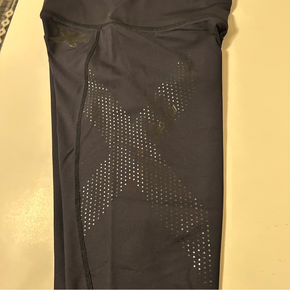 2XU Women's Compression Capri Tights/Leggings
FREE SHIPPING!